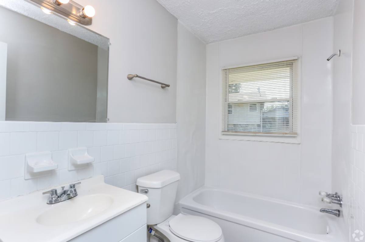 Apartment for rent at 320 Veterans Dr, Thomaston, GA 30286