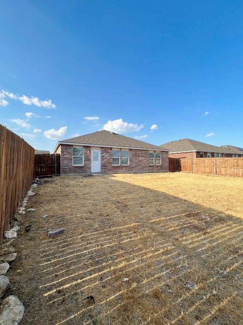 House for rent at 5825 Mountain Bluff Dr, Fort Worth, TX 76179