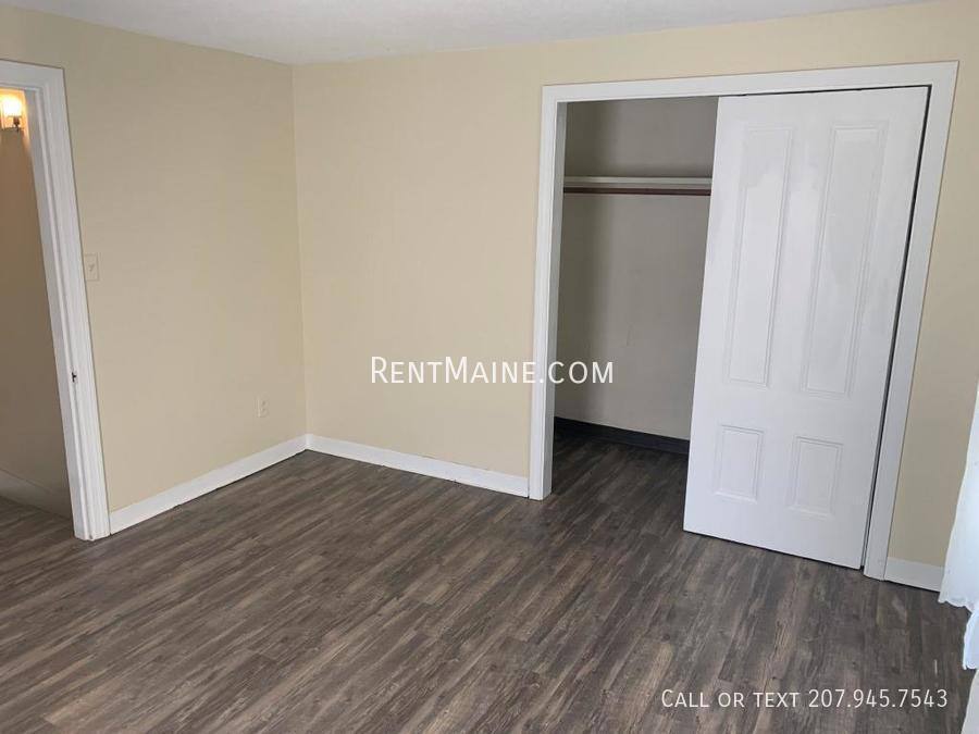 Apartment for rent at 15 Elm St #4, Bangor, ME 04401