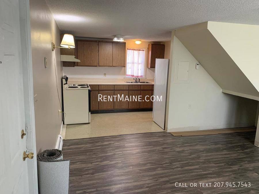 Apartment for rent at 15 Elm St #4, Bangor, ME 04401