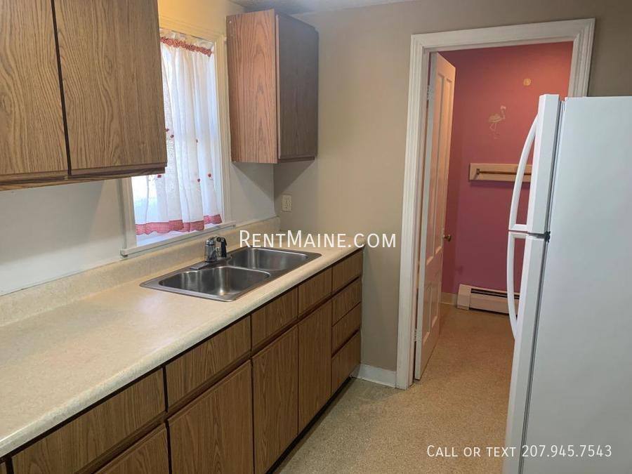 Apartment for rent at 15 Elm St #4, Bangor, ME 04401