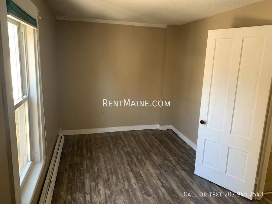 Apartment for rent at 15 Elm St #4, Bangor, ME 04401