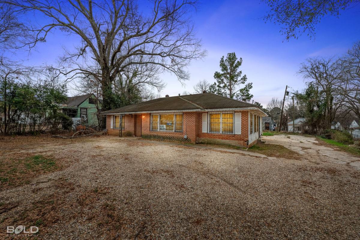 House for rent at 3317 W College St, Shreveport, LA 71109