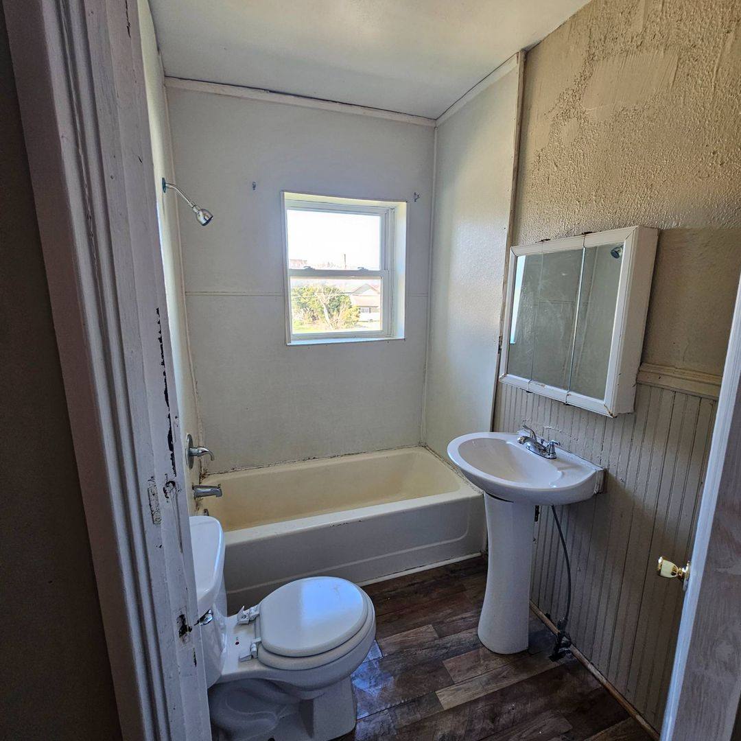 Apartment for rent at 303 Phillips St, New Castle, PA 16101