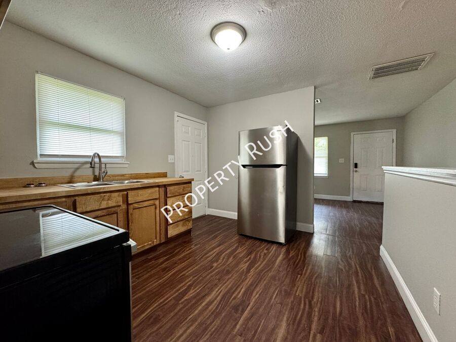 Apartment for rent at 6303 Walden Ave #B, Chattanooga, TN 37421