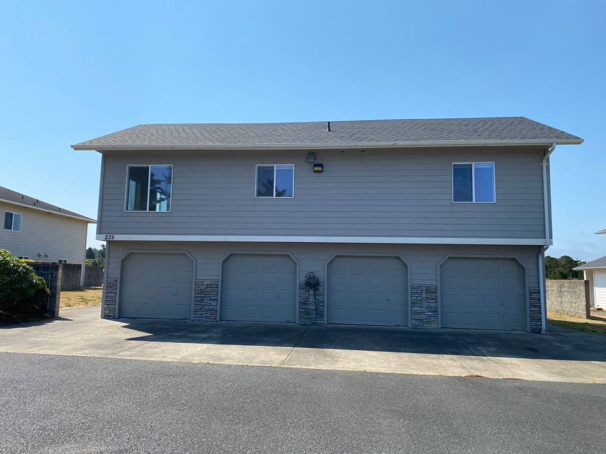Apartment for rent at 235 SW 30th St, Newport, OR 97365