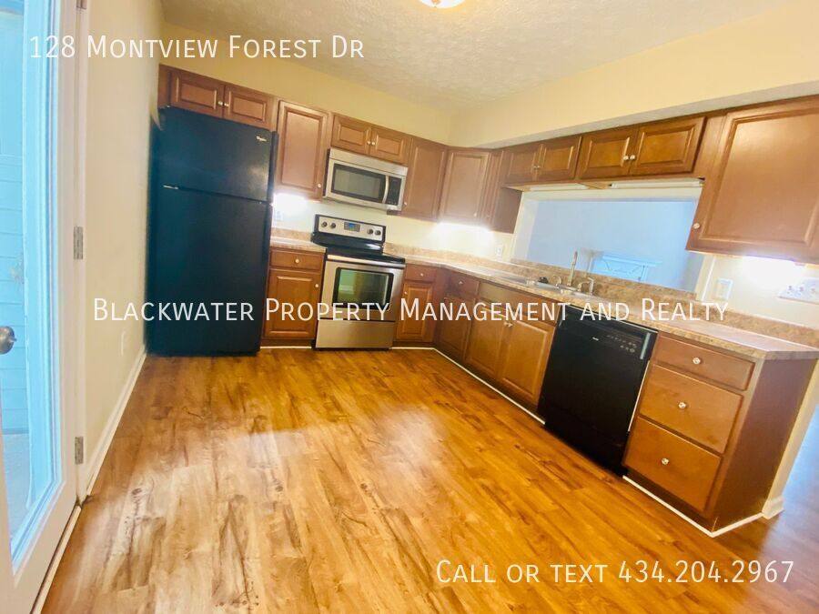 Townhouse for rent at 128 Montview Forest Dr, Lynchburg, VA 24502