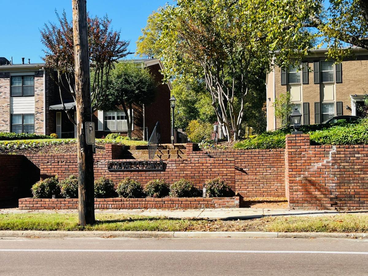 Condo for rent at 443 N Highland, Memphis, TN 38122