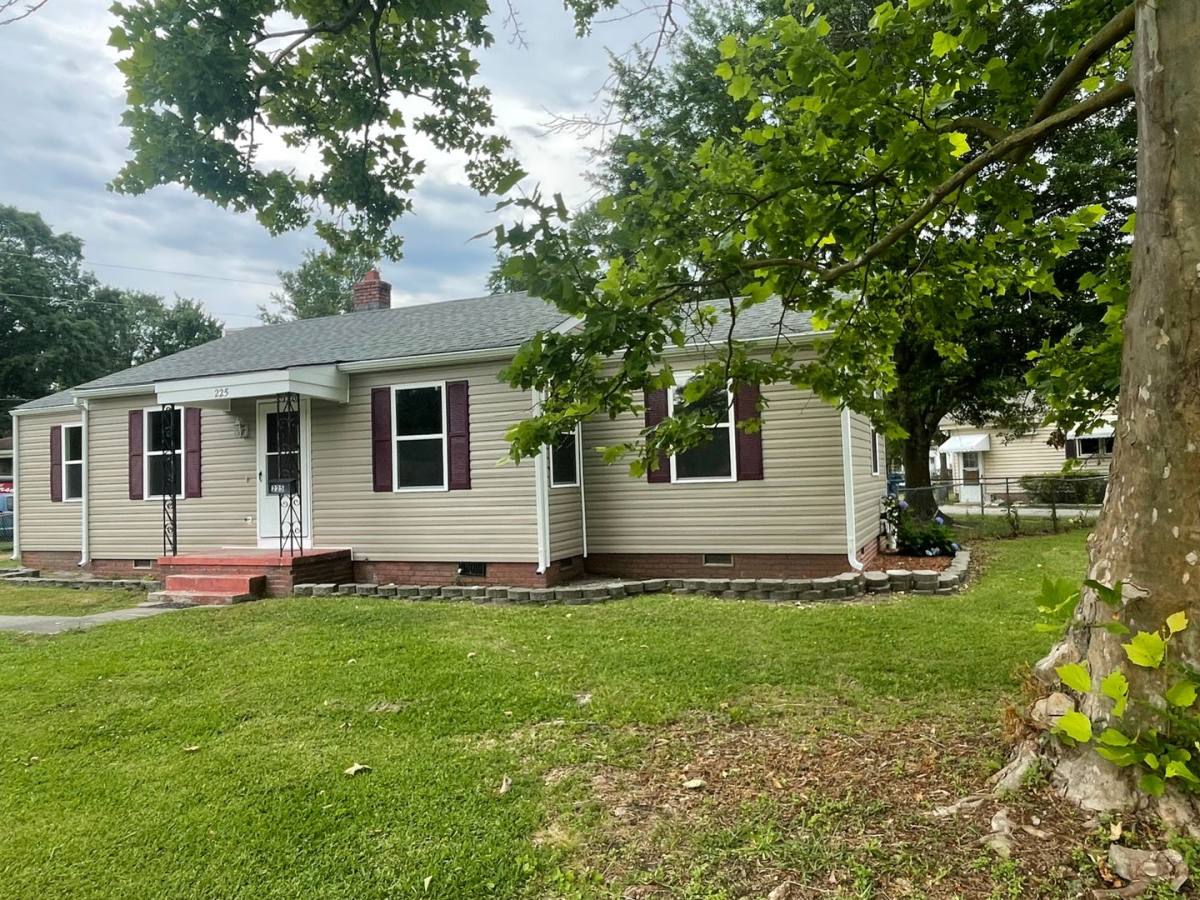 House for rent at 225 Kenneth Blvd, Havelock, NC 28532