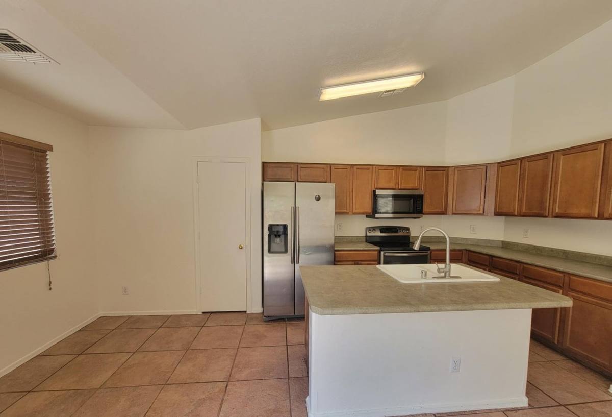 House for rent at 3133 W Huntington Dr, Phoenix, AZ 85041