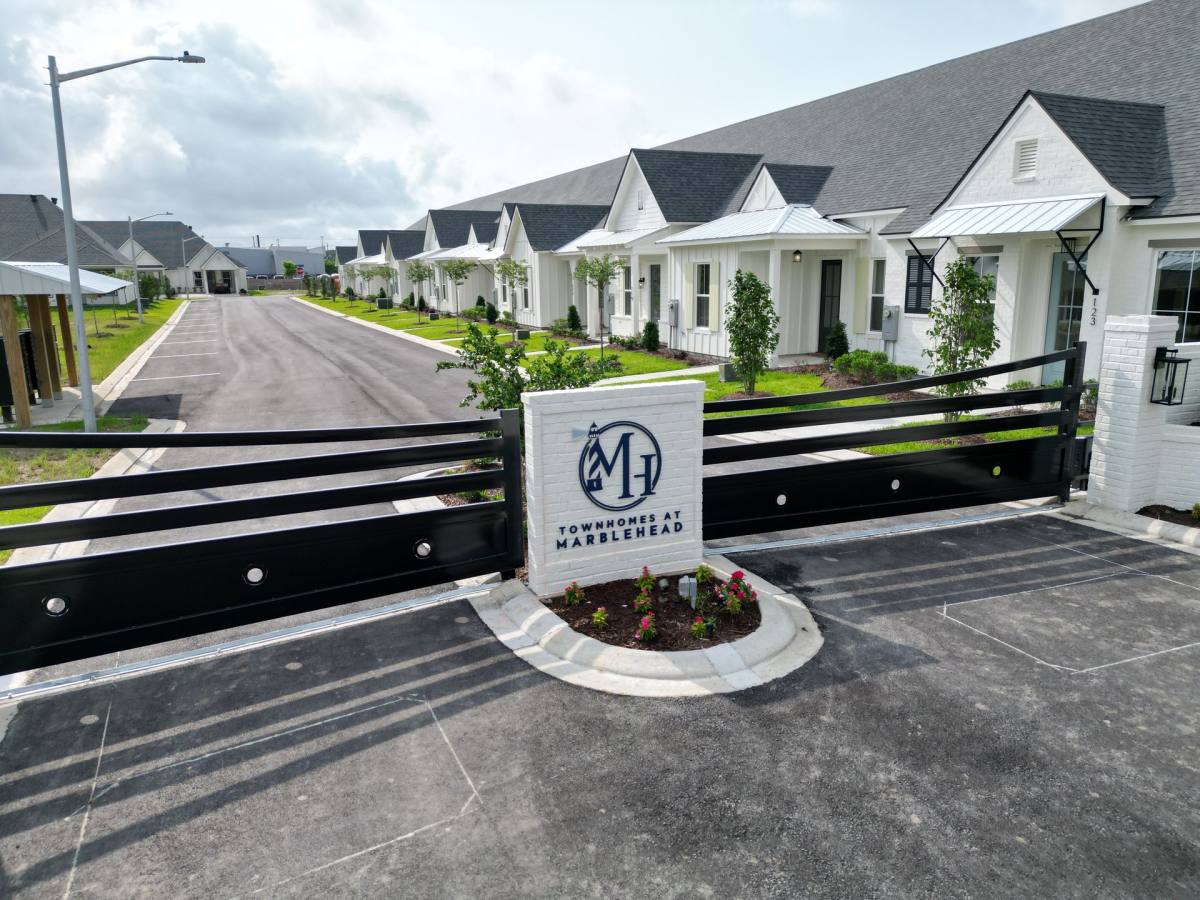 Townhouse for rent at 110 Pilsbury Lane, Lafayette, LA 70503