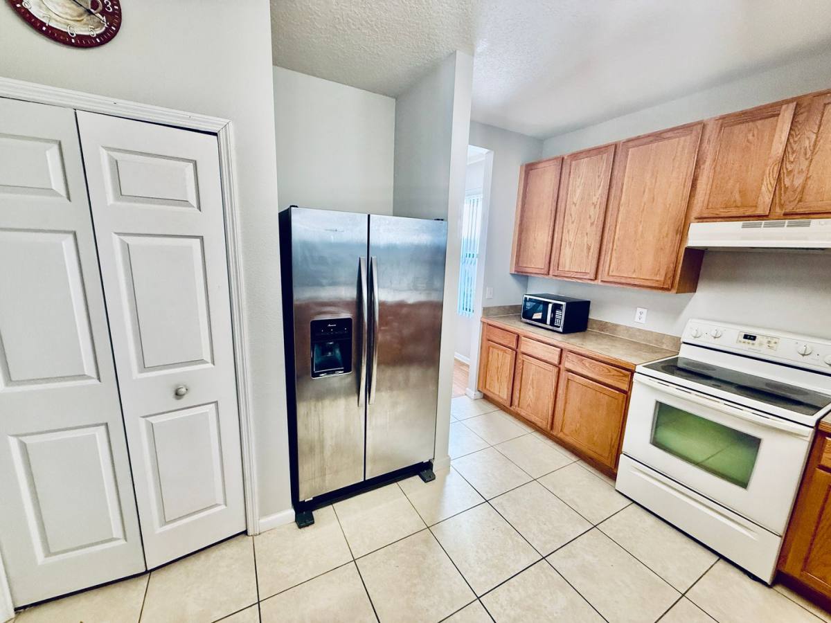 House for rent at 402 Breckenridge Circle SE, Palm Bay, FL 32909