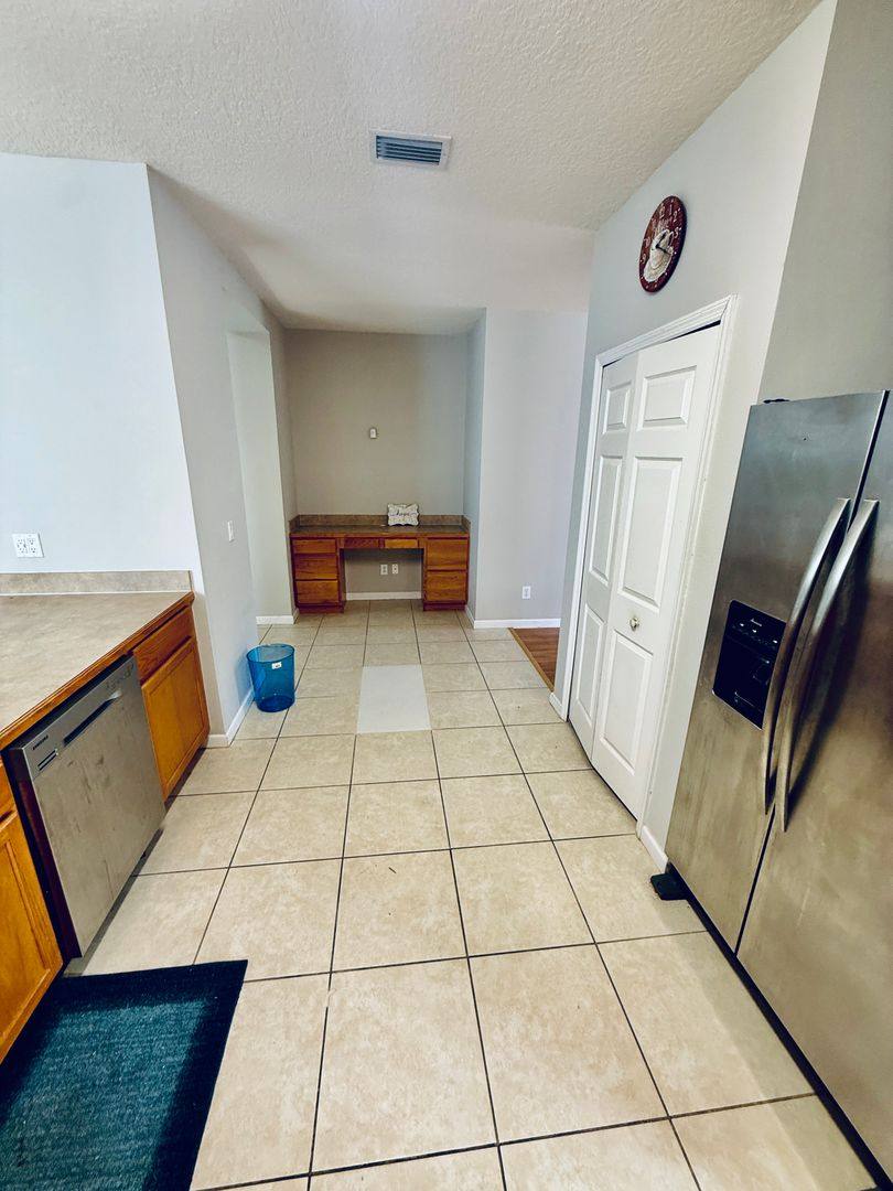 House for rent at 402 Breckenridge Circle SE, Palm Bay, FL 32909