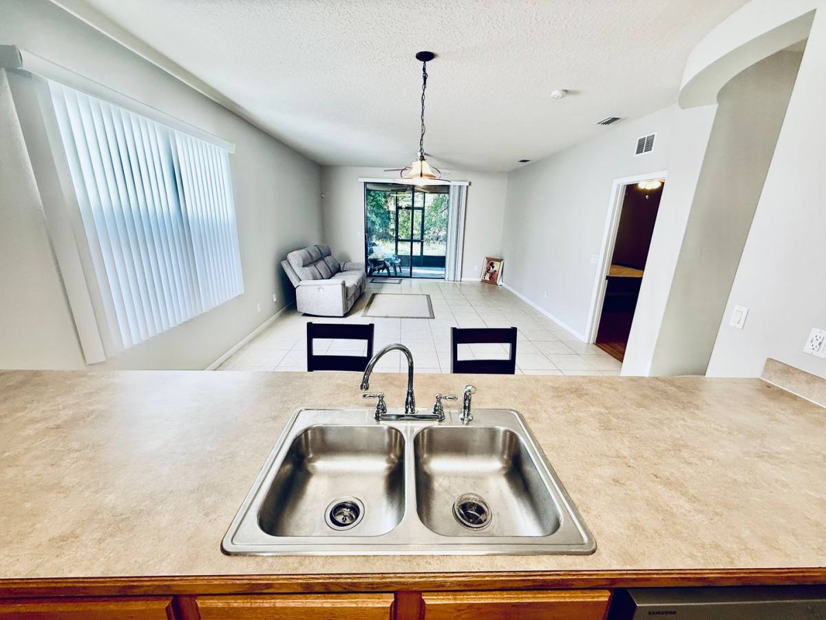 House for rent at 402 Breckenridge Circle SE, Palm Bay, FL 32909