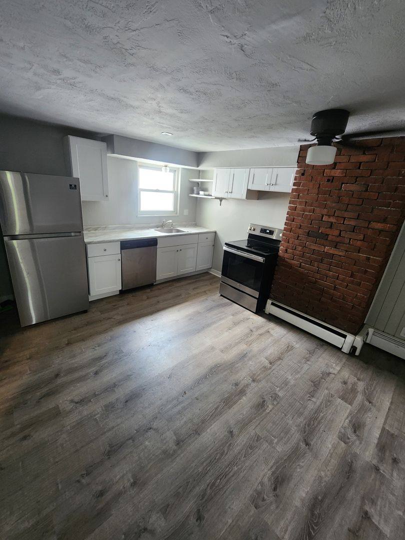 Apartment for rent at 1511 Hatteras St, Pittsburgh, PA 15212