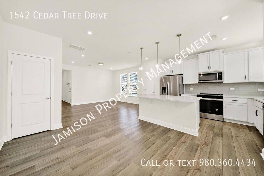Townhouse for rent at 1542 Cedar Tree Dr, Belmont, NC 28012