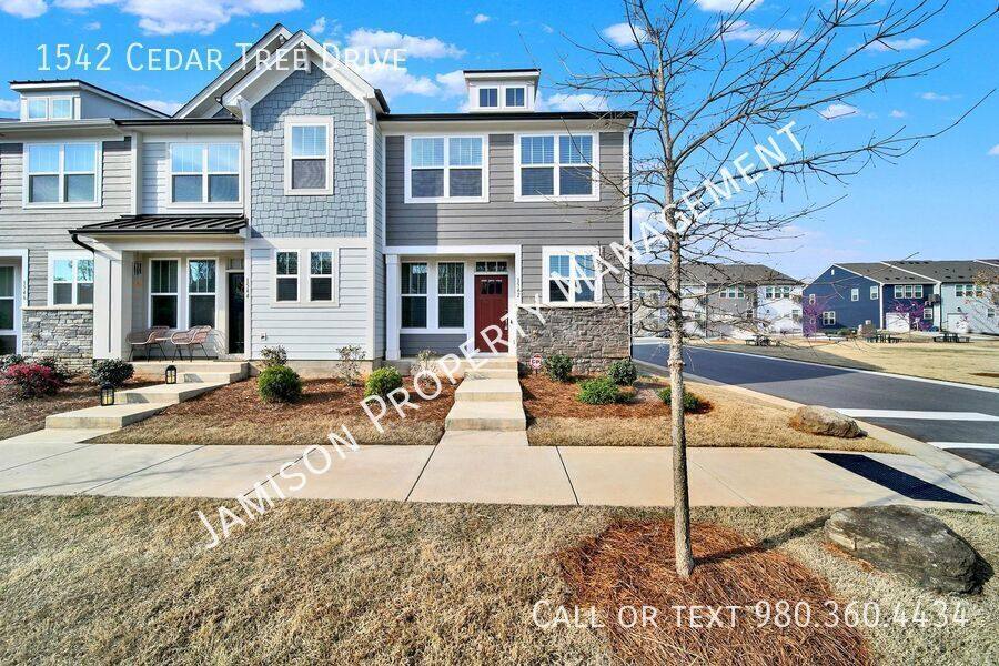 Townhouse for rent at 1542 Cedar Tree Dr, Belmont, NC 28012