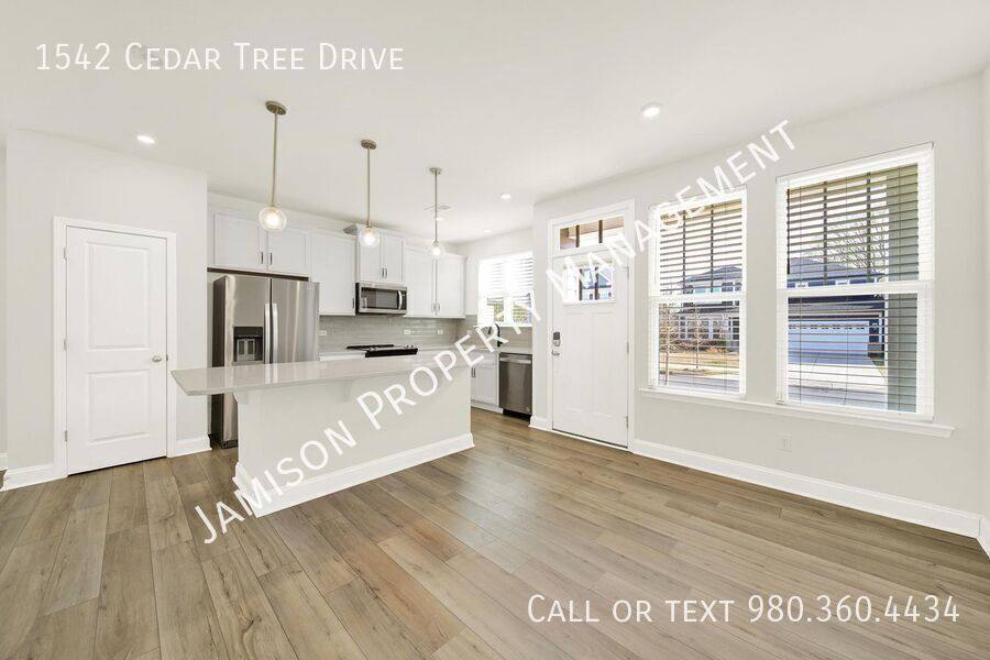 Townhouse for rent at 1542 Cedar Tree Dr, Belmont, NC 28012