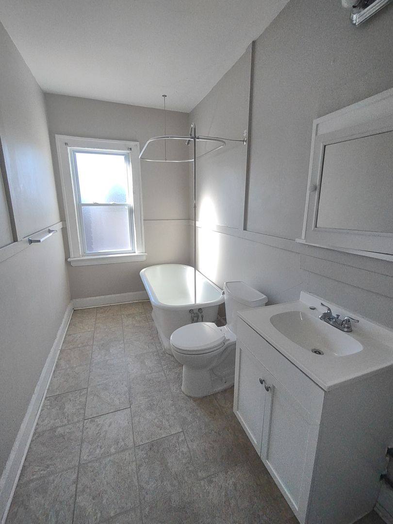Apartment for rent at 9705 Loretta Ave, Cleveland, OH 44102
