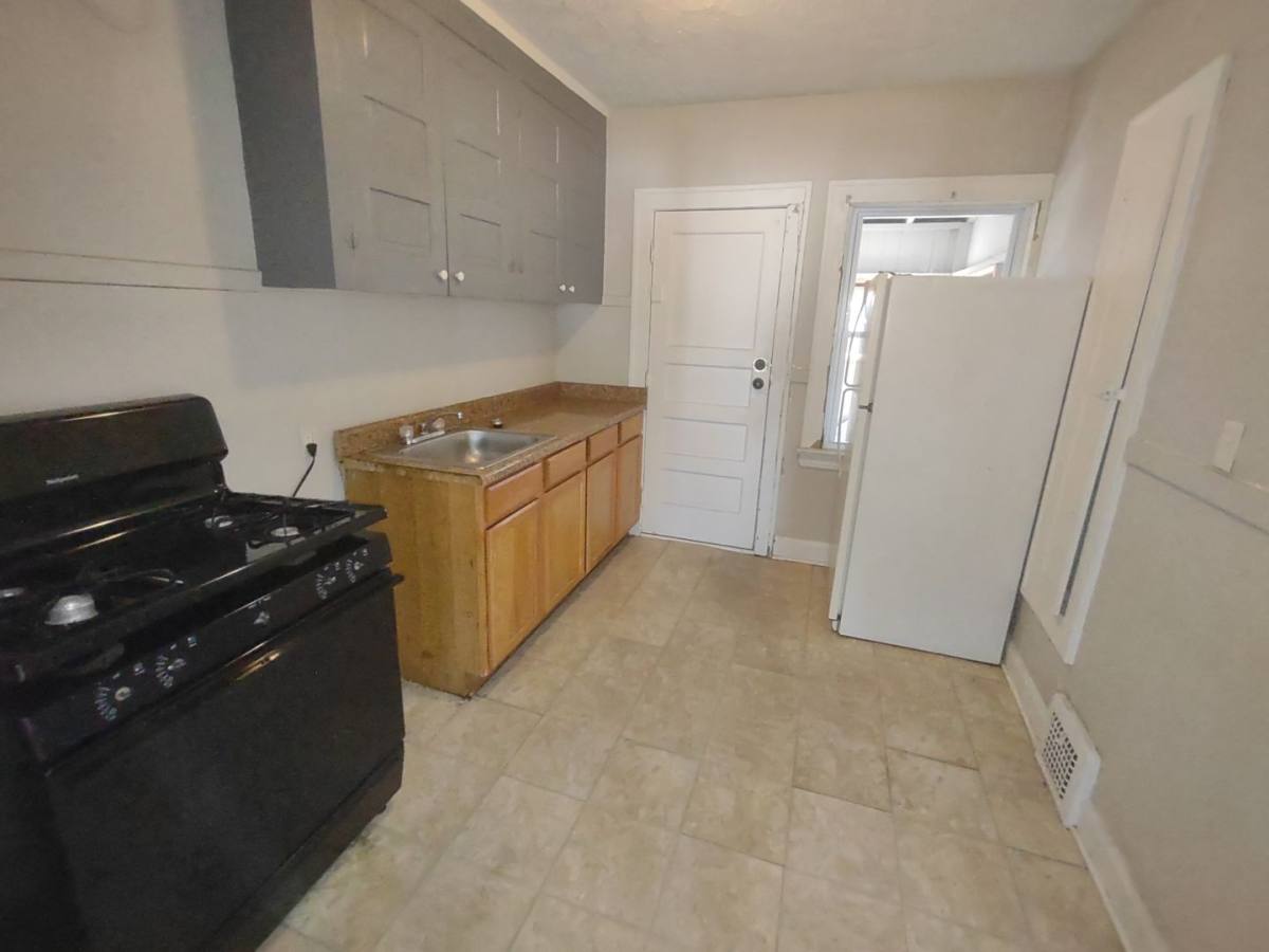 Apartment for rent at 9705 Loretta Ave, Cleveland, OH 44102