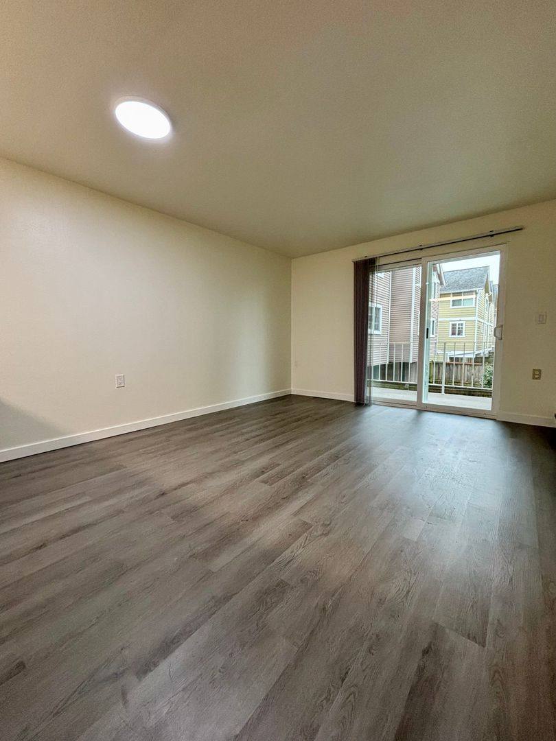 Apartment for rent at 11740 Greenwood Ave N, Seattle, WA 98133