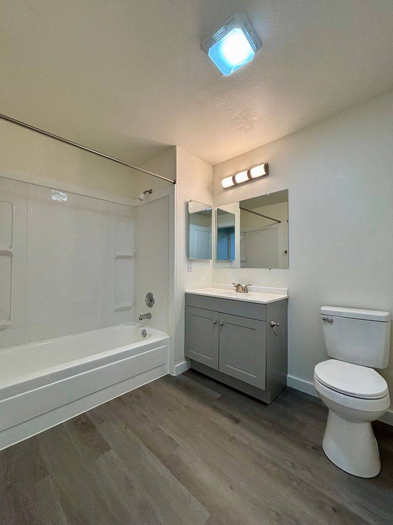 Apartment for rent at 11740 Greenwood Ave N, Seattle, WA 98133