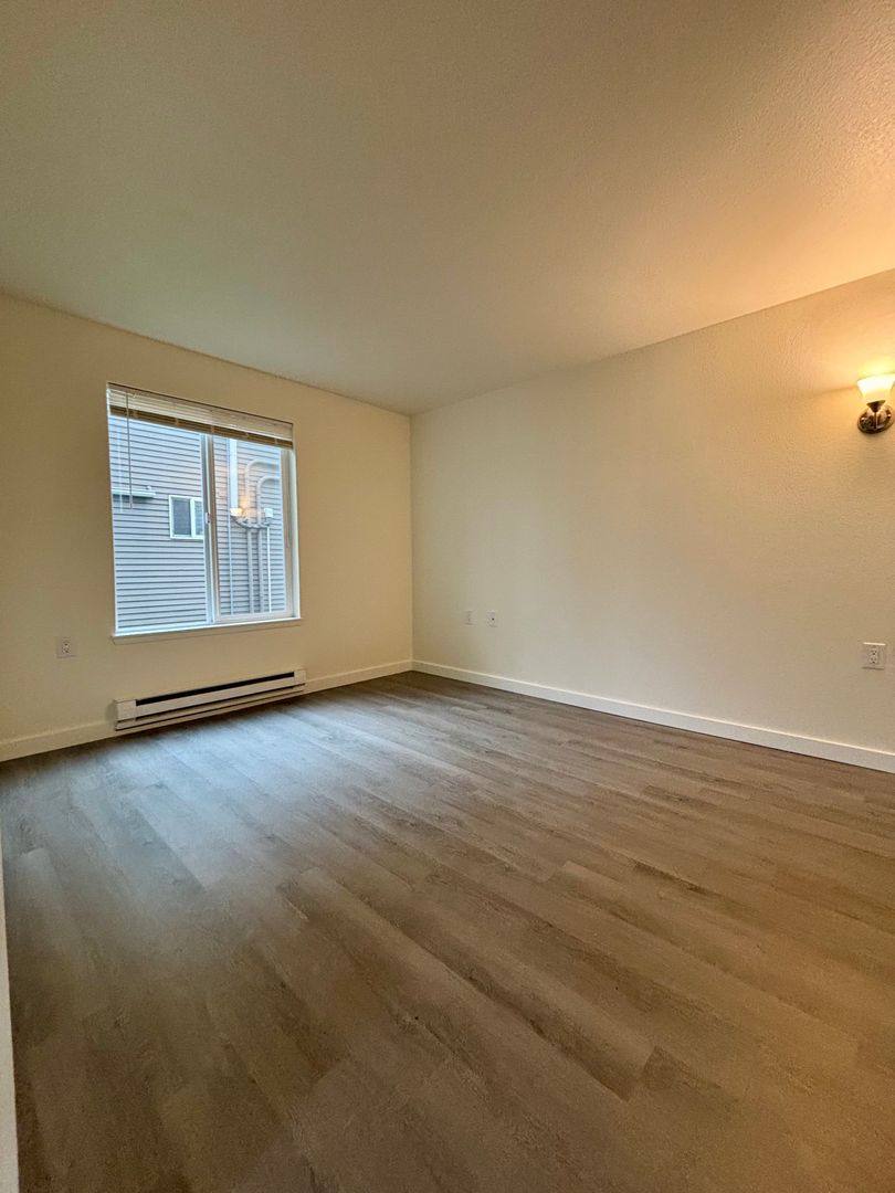 Apartment for rent at 11740 Greenwood Ave N, Seattle, WA 98133