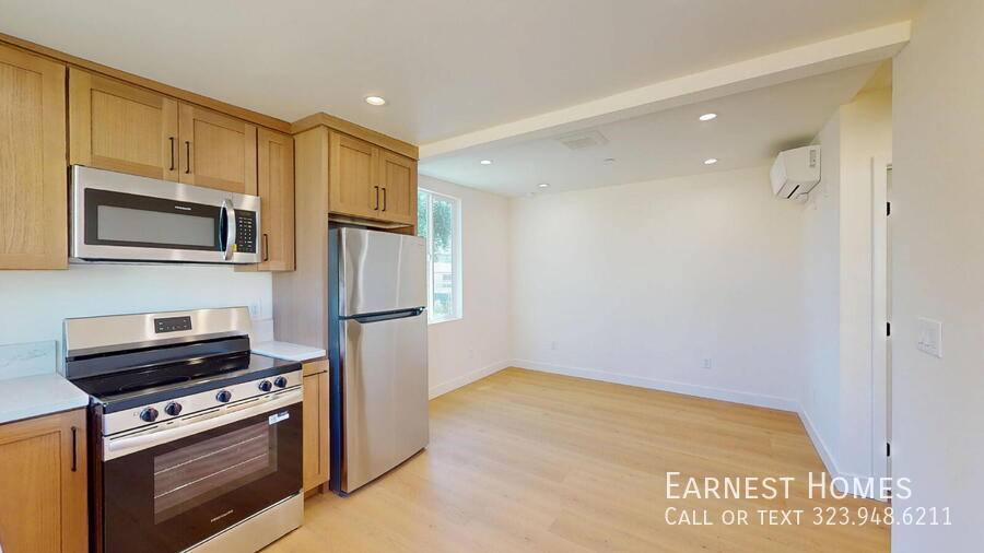 House for rent at 6443 Satsuma Ave, North Hollywood, CA 91606