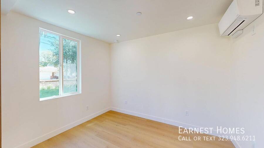 Apartment for rent at 6443 Satsuma Ave, North Hollywood, CA 91606