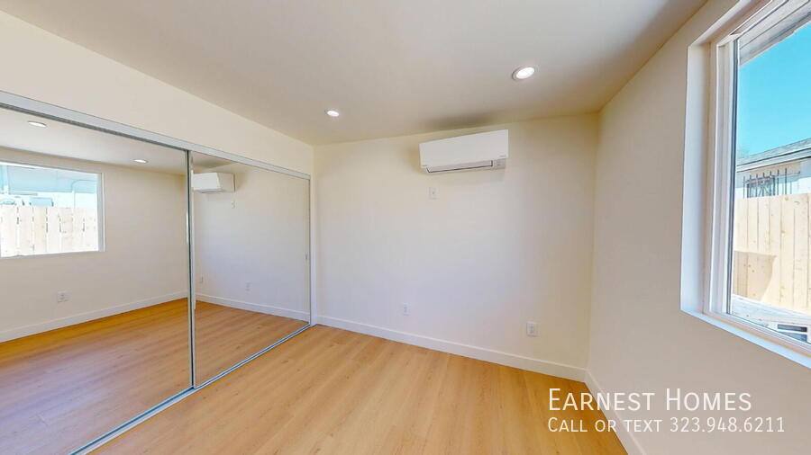 Apartment for rent at 6443 Satsuma Ave, North Hollywood, CA 91606