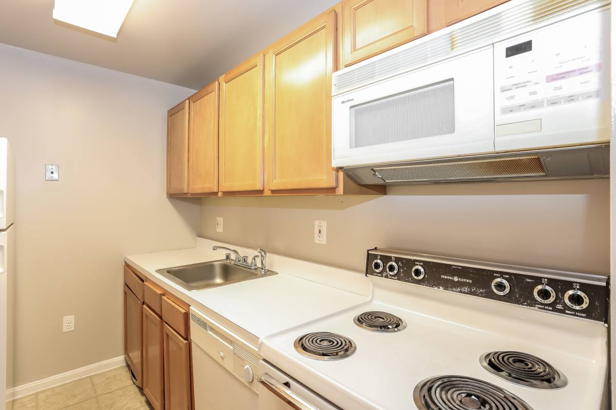 Condo for rent at 1910 T St NW #24, Washington, DC 20009