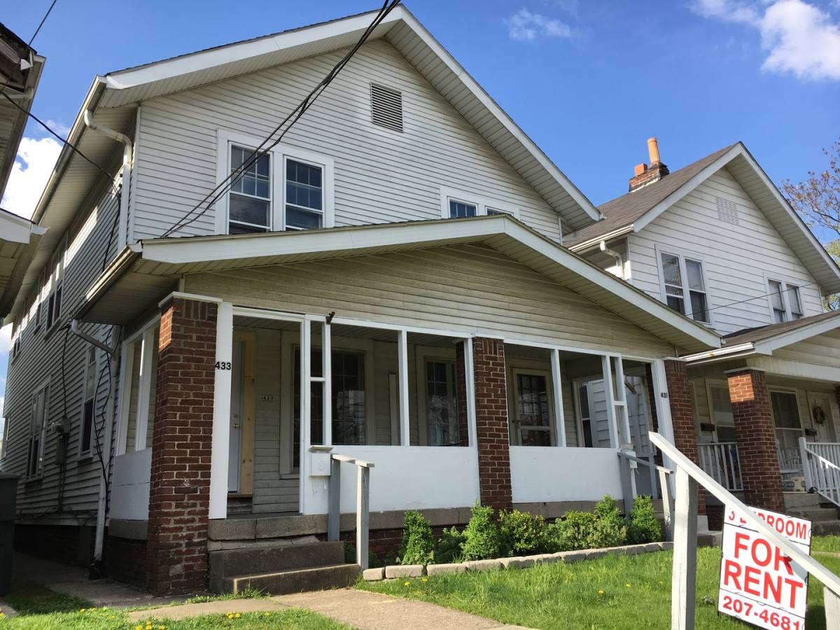 Apartment for rent at 431-433 E Tompkins St, Columbus, OH 43202