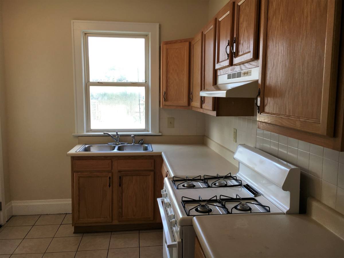 Apartment for rent at 431-433 E Tompkins St, Columbus, OH 43202
