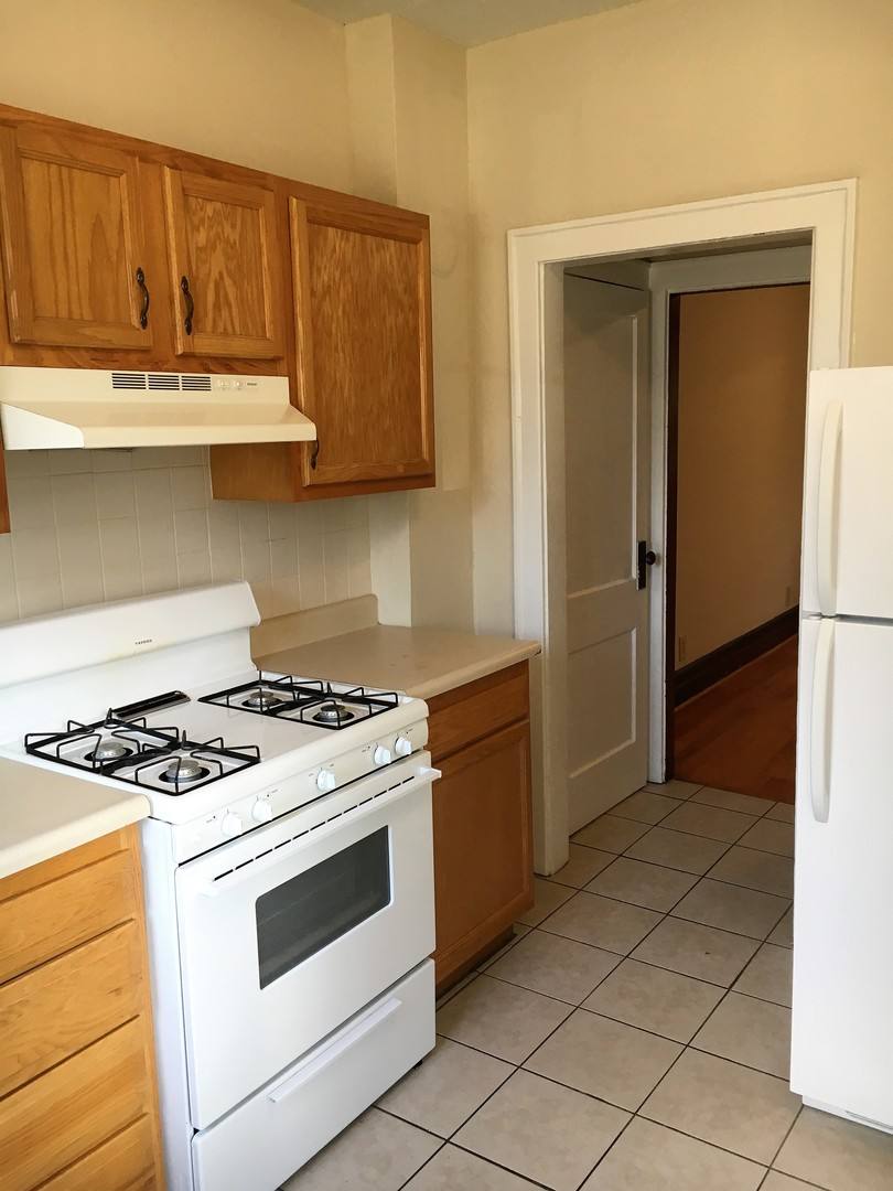 Apartment for rent at 431-433 E Tompkins St, Columbus, OH 43202