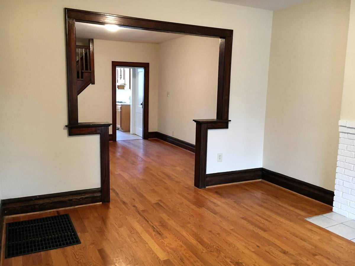 Apartment for rent at 431-433 E Tompkins St, Columbus, OH 43202