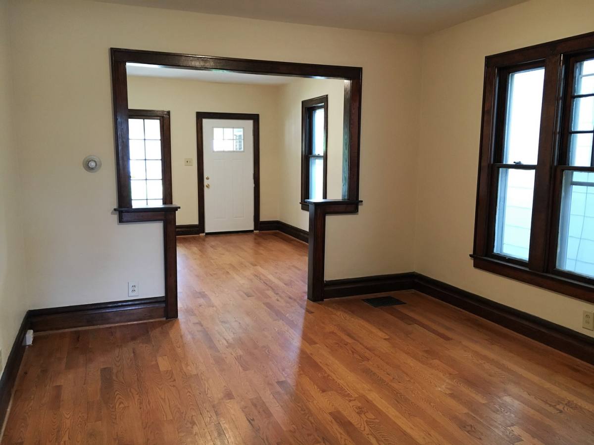 Apartment for rent at 431-433 E Tompkins St, Columbus, OH 43202