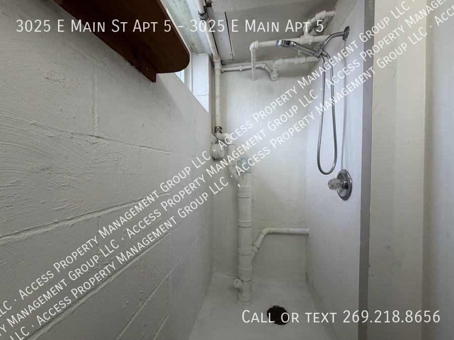 Apartment for rent at 3025 E Main St #5, Kalamazoo, MI 49048