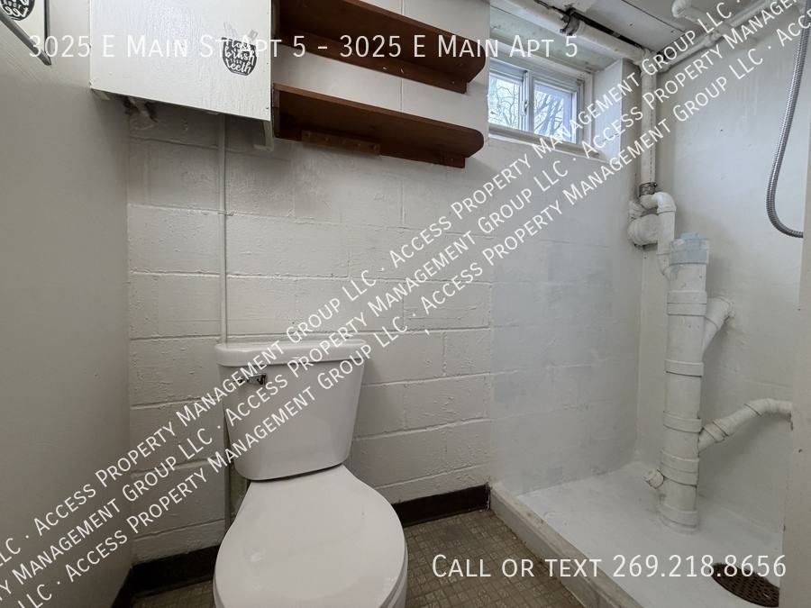 Apartment for rent at 3025 E Main St #5, Kalamazoo, MI 49048