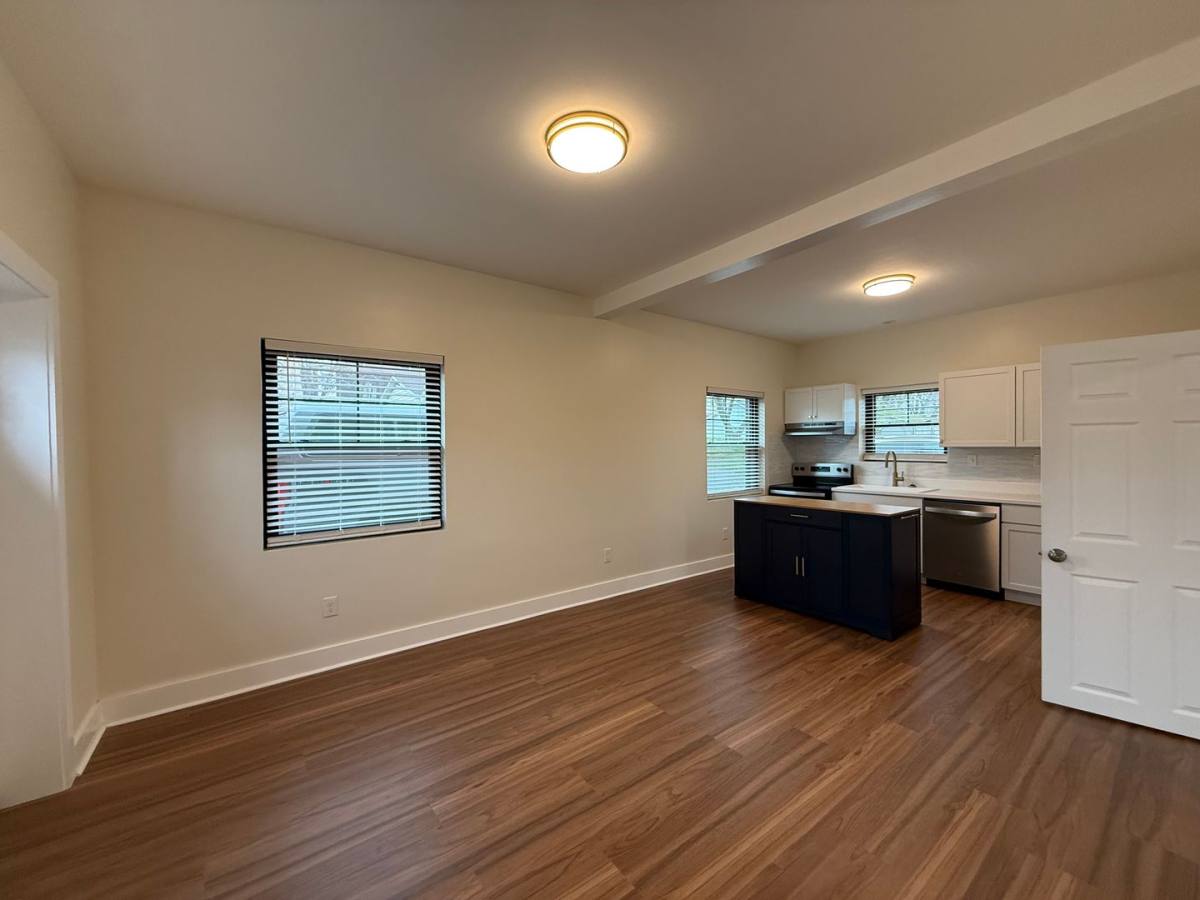 Apartment for rent at 345-347 W Penn St, Carlisle, PA 17013