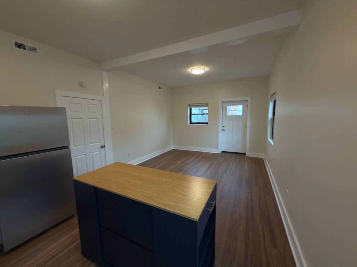 Apartment for rent at 345-347 W Penn St, Carlisle, PA 17013