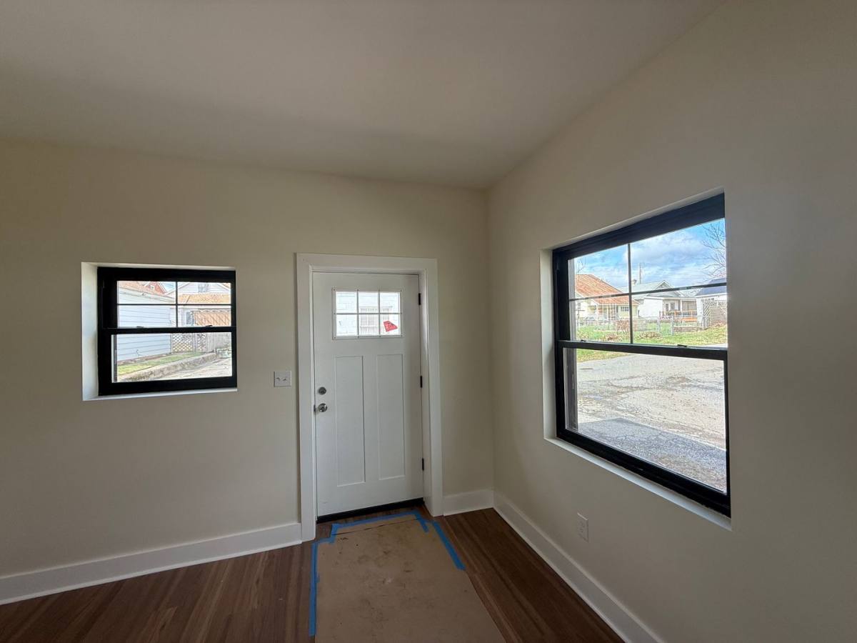 Apartment for rent at 345-347 W Penn St, Carlisle, PA 17013