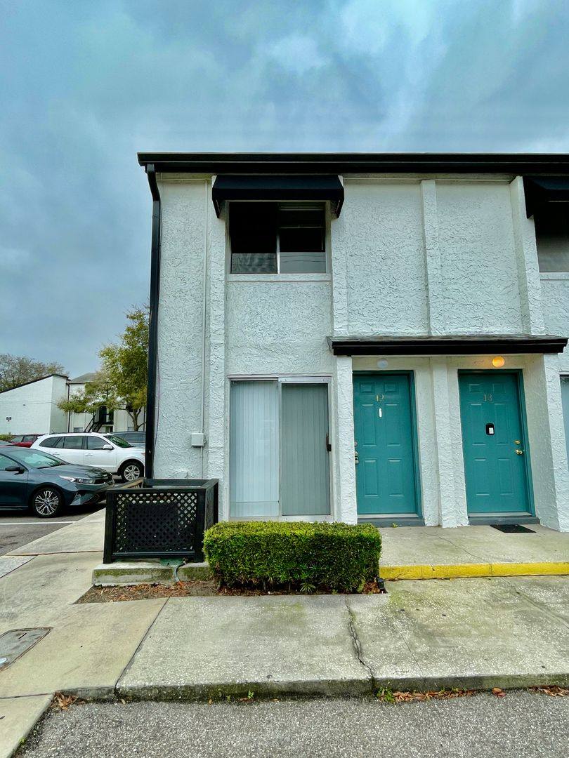 Townhouse for rent at 4113 S Semoran Blvd #12, Orlando, FL 32822