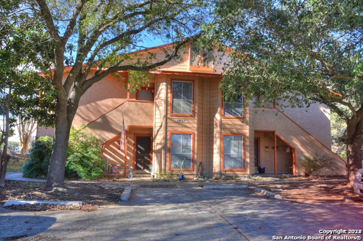 Condo for rent at 1431 Loma Alto Rd, San Antonio, TX 78232
