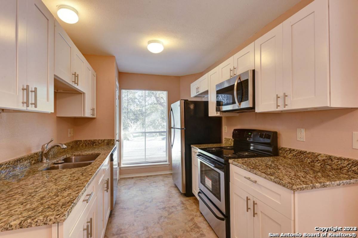Condo for rent at 1431 Loma Alto Rd, San Antonio, TX 78232