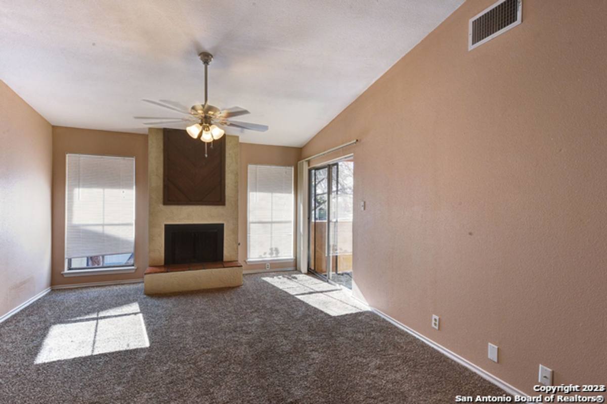Condo for rent at 1431 Loma Alto Rd, San Antonio, TX 78232