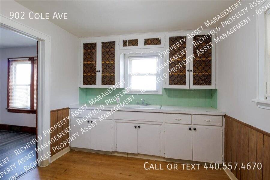House for rent at 902 Cole Ave, Akron, OH 44306