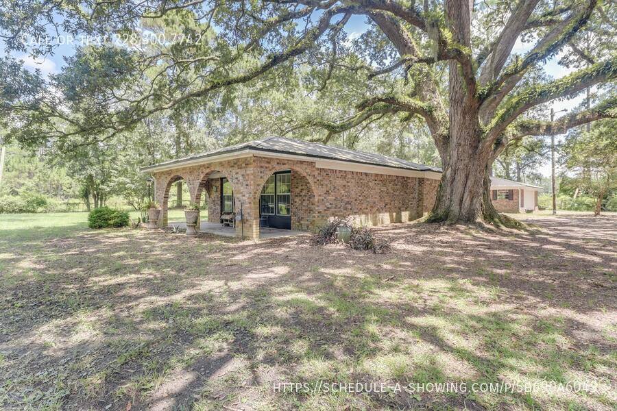 House for rent at 9708 Forts Lake Rd, Moss Point, MS 39562