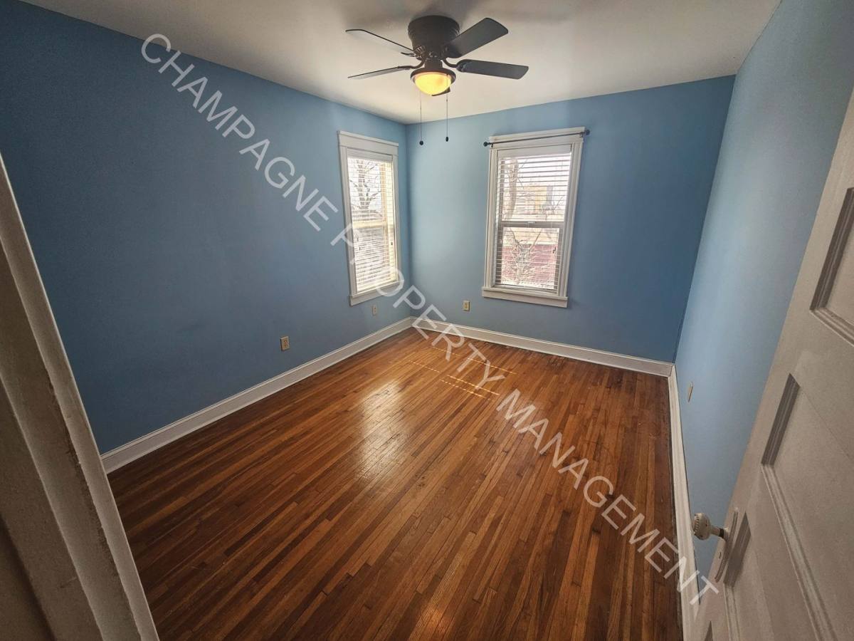 Apartment for rent at 3014 3016 Grand Ave, Kansas City, MO 64108