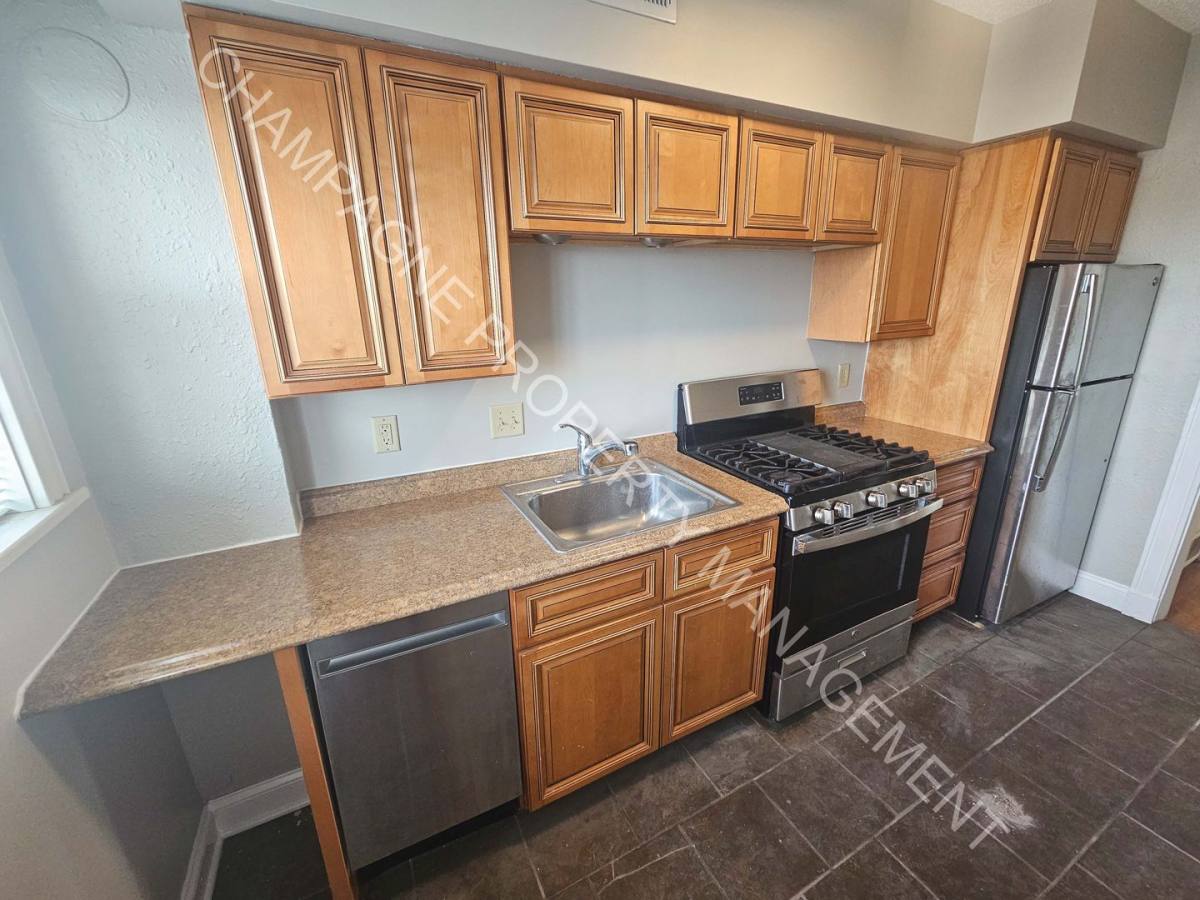 Apartment for rent at 3014 3016 Grand Ave, Kansas City, MO 64108