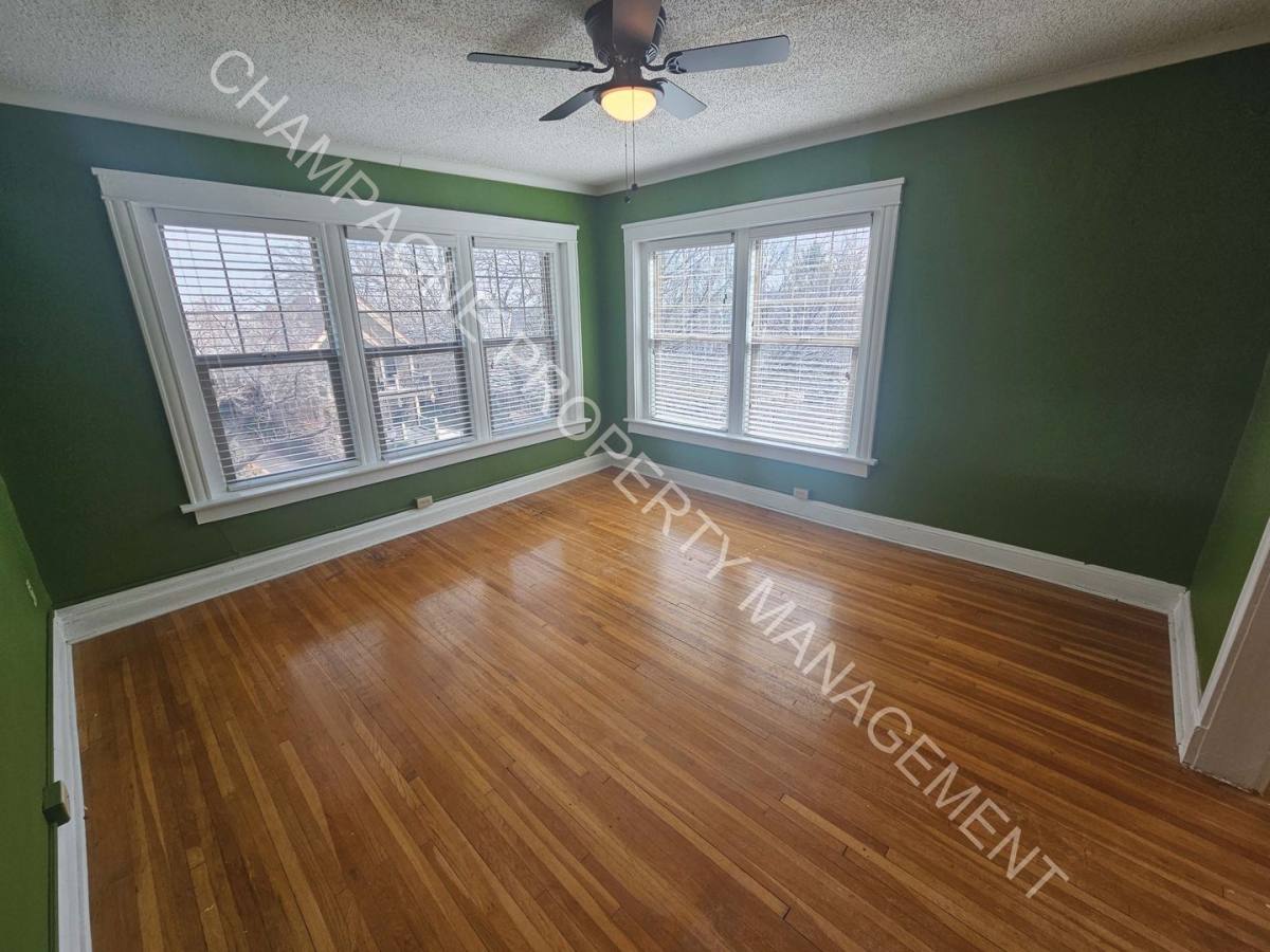 Apartment for rent at 3014 3016 Grand Ave, Kansas City, MO 64108
